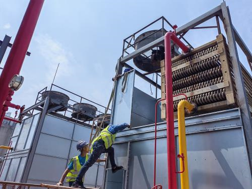 冷卻塔樹(shù)脂膠水的價(jià)格及使用方式(冷卻塔膠水固化劑)