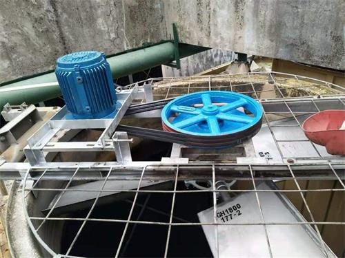 自動旋轉霧化式玻璃鋼冷卻塔的特點