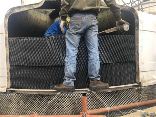 圓形冷卻塔填料更換安裝 圓形<a href=http://www.qcjyjt.com/tags/21_0.html target=_blank class=infotextkey>冷卻塔填料</a>更換安裝